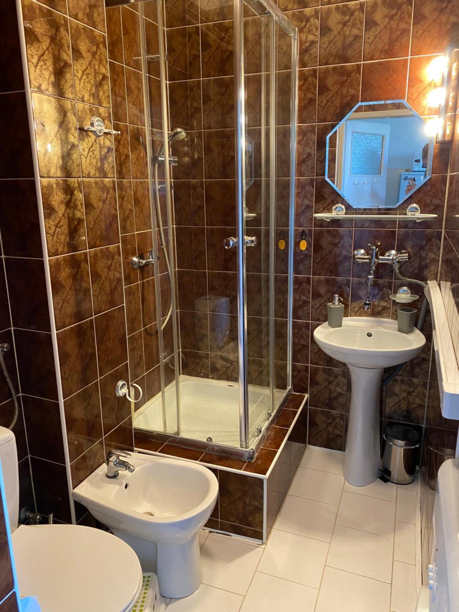 Ohmyhome - Sunny Apartment In City Center Варшава Экстерьер фото