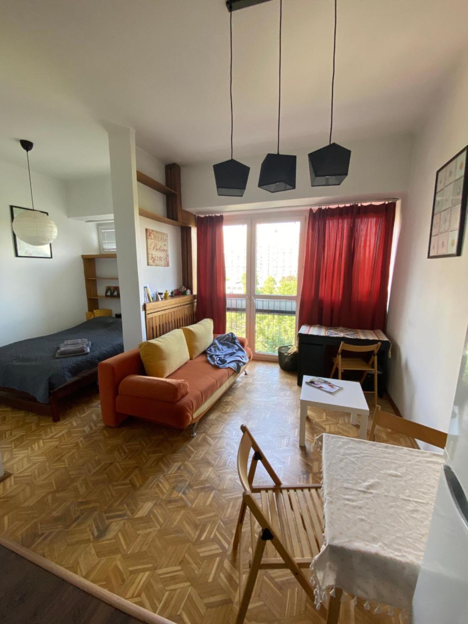 Ohmyhome - Sunny Apartment In City Center Варшава Экстерьер фото